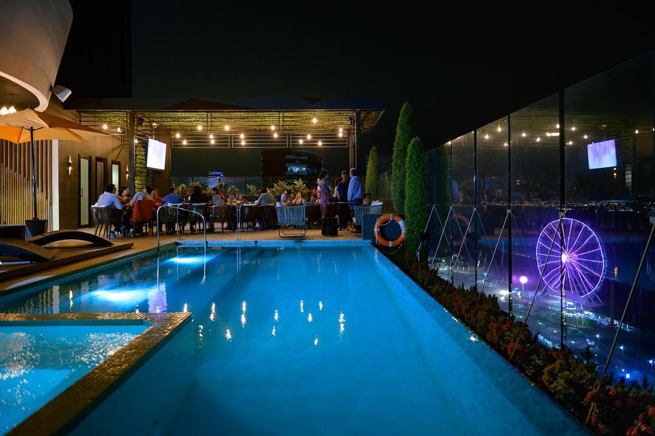 Doubletree By Hilton Guayaquil Hotel Exterior photo