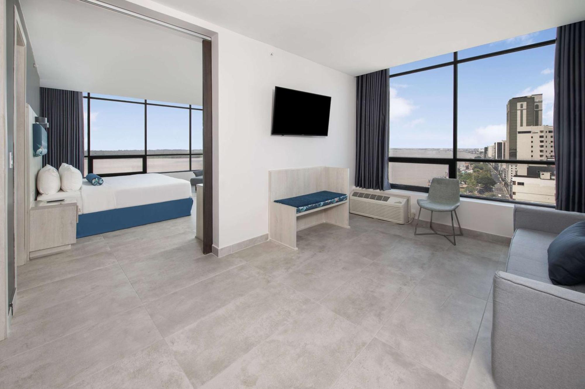 Doubletree By Hilton Guayaquil Hotel Exterior photo