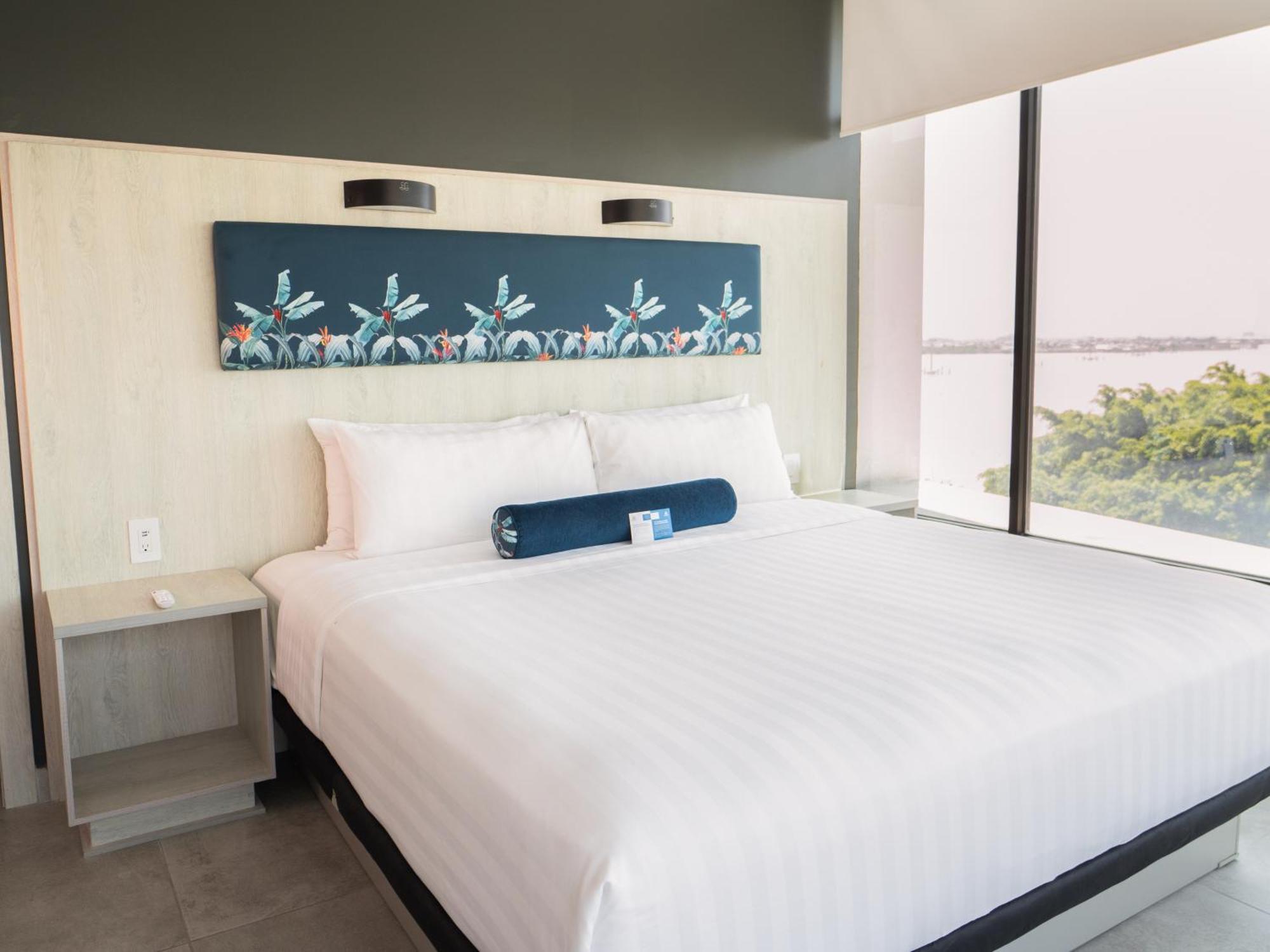 Doubletree By Hilton Guayaquil Hotel Exterior photo
