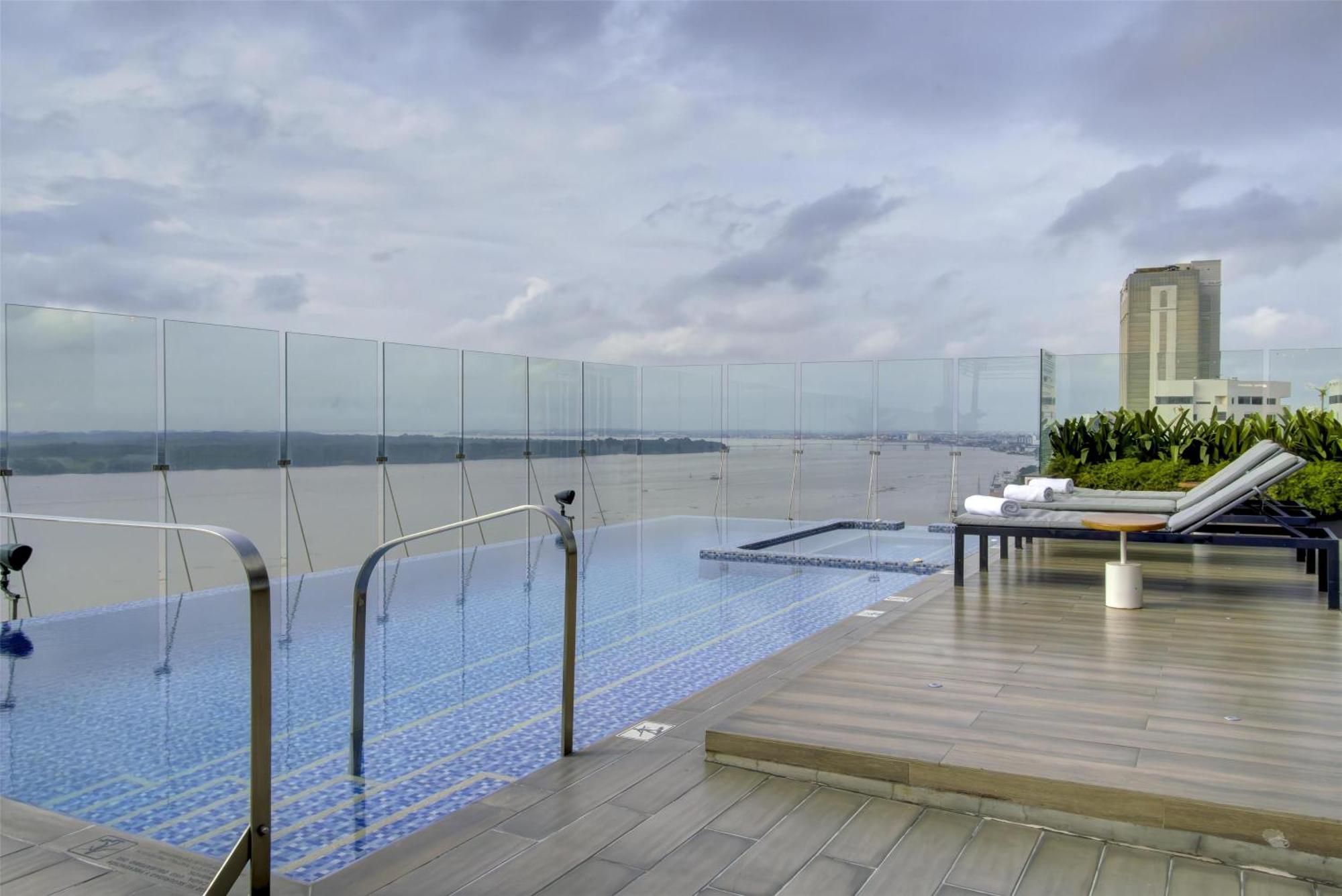 Doubletree By Hilton Guayaquil Hotel Exterior photo