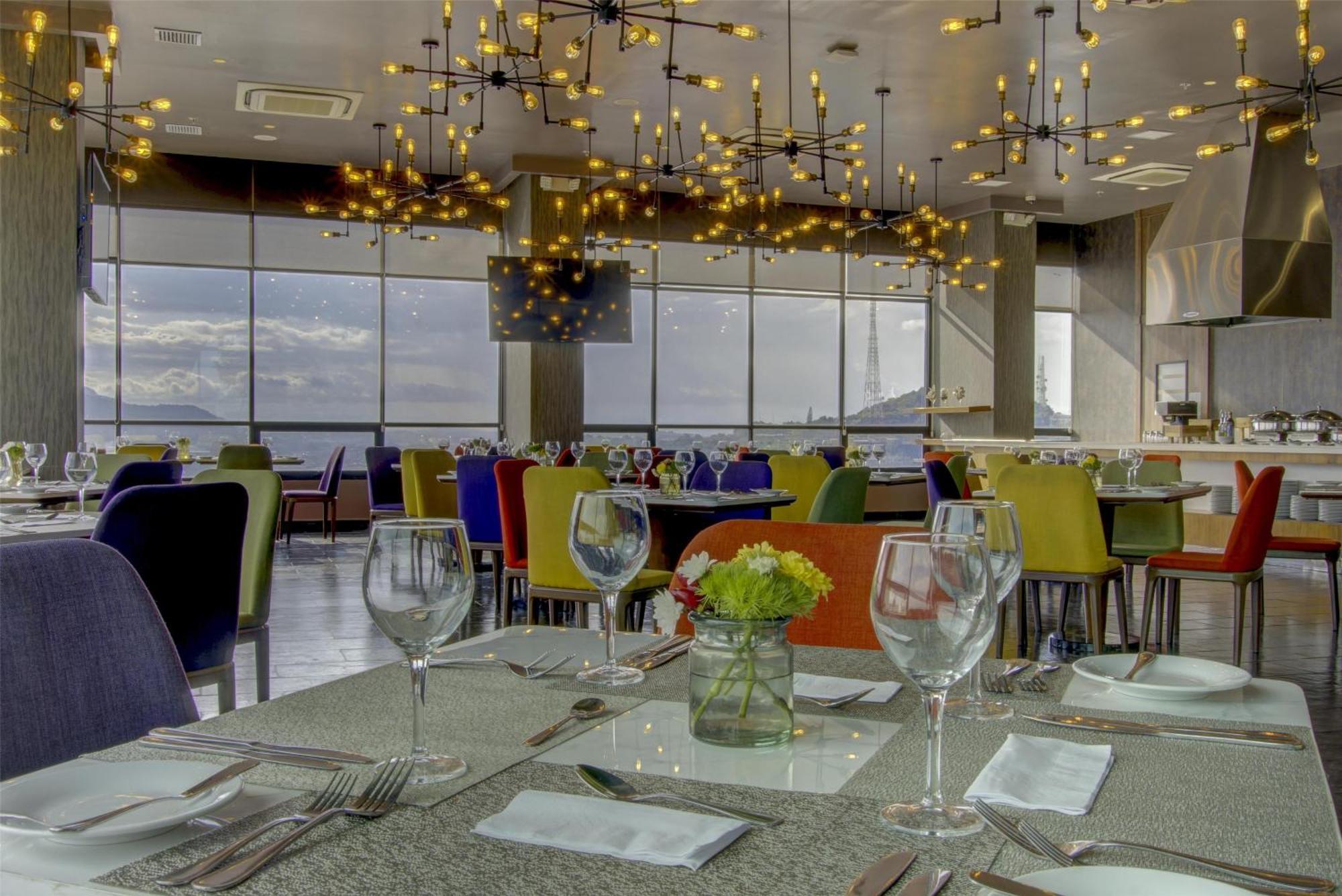 Doubletree By Hilton Guayaquil Hotel Exterior photo