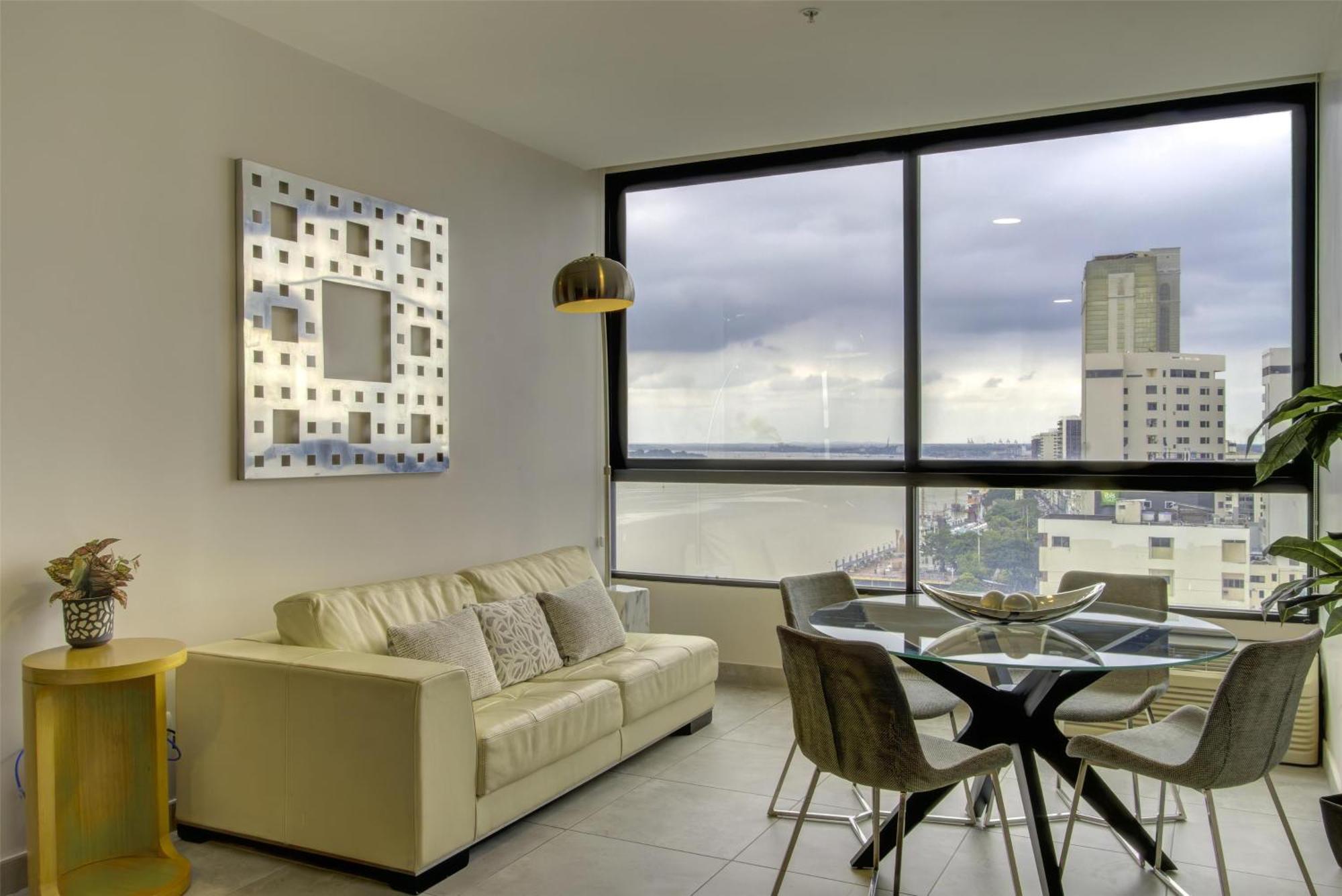Doubletree By Hilton Guayaquil Hotel Exterior photo