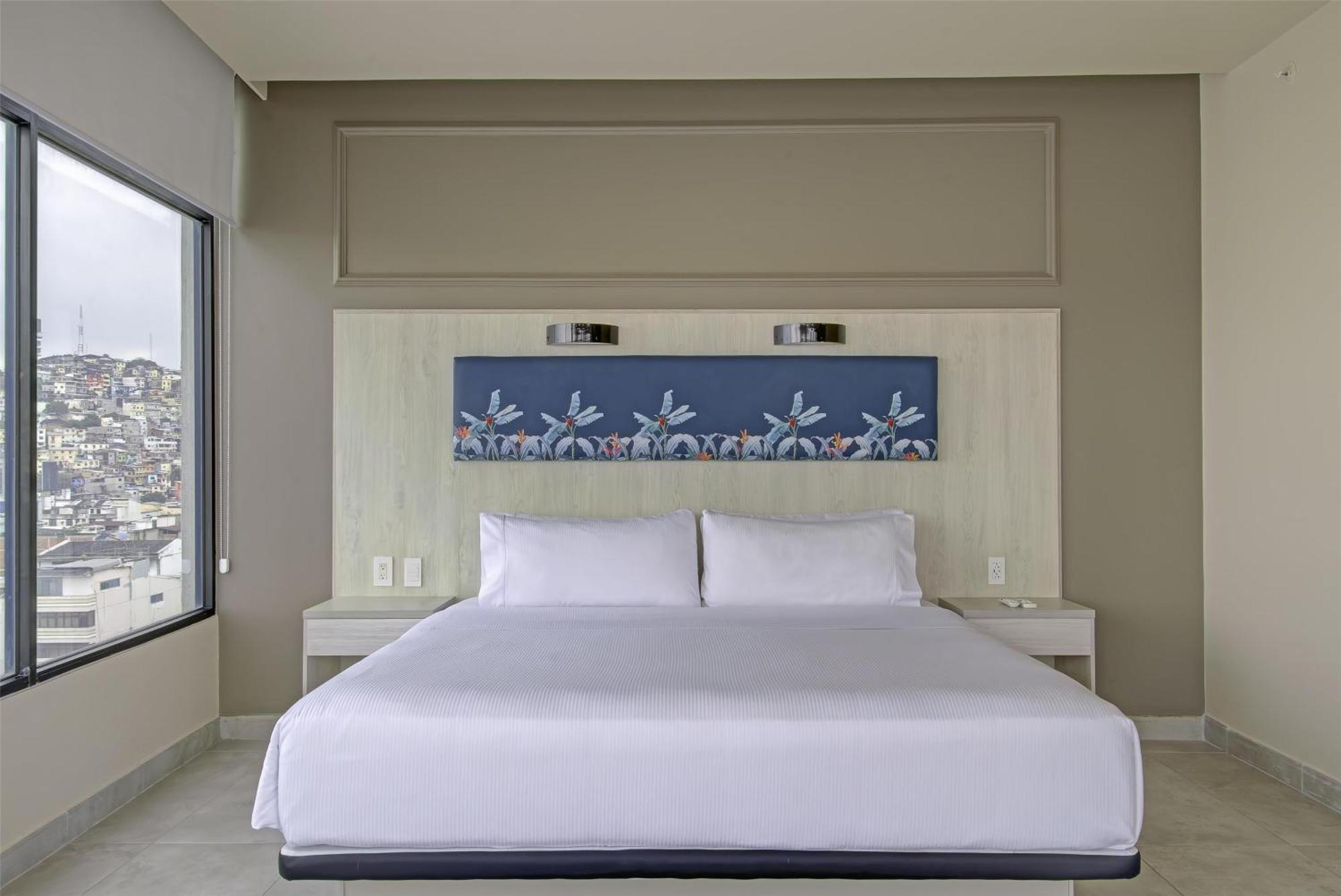 Doubletree By Hilton Guayaquil Hotel Exterior photo